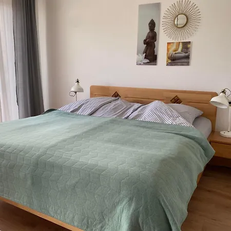 Lee Apartament *