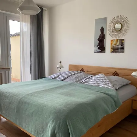Lee Apartament